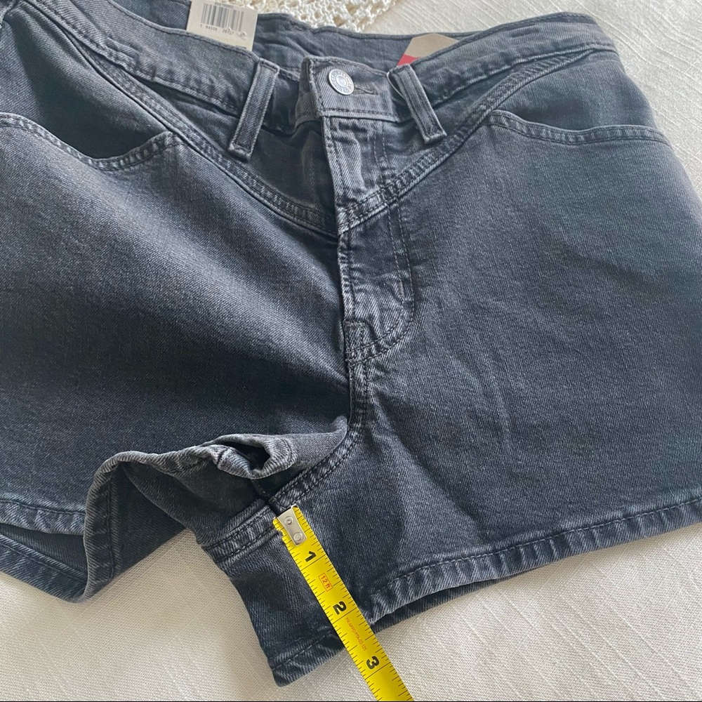 Levi’s High Rise Jean Shorts - Picture 6 of 12